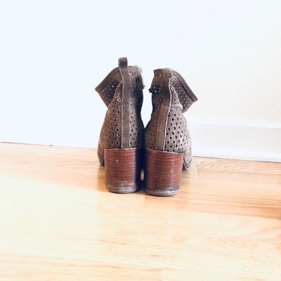 Suede booties - Picture 3 of 8